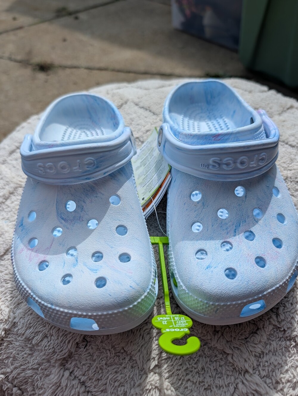 NWT Women's Crocs Marbled Clogs Size 7